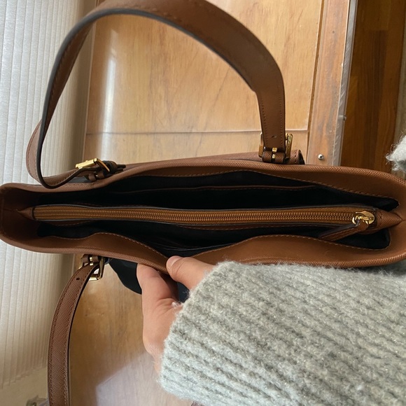 MICHAEL KORS SMALL BLACK TOTE - Picture 4 of 5